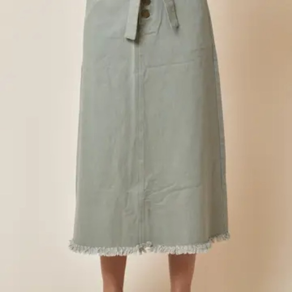 Cotton skirt with front button and waist belt